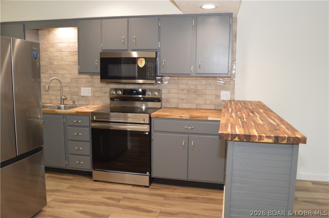 Lake Forest Condominium - Residential