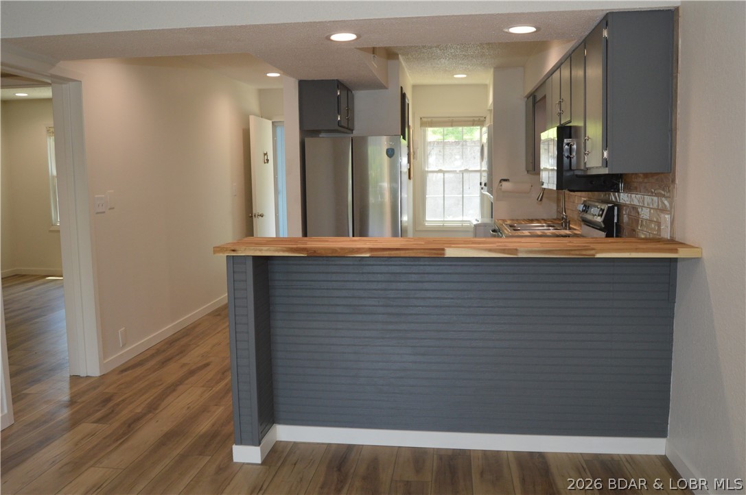 Lake Forest Condominium - Residential