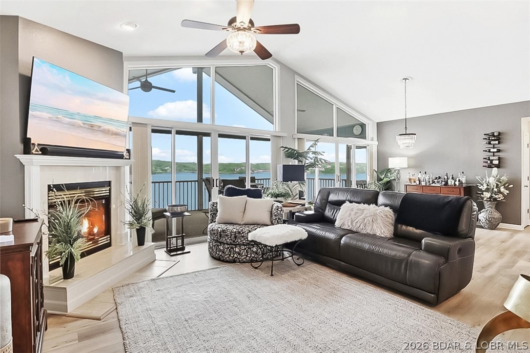 The Evergreens On The Lake - Residential