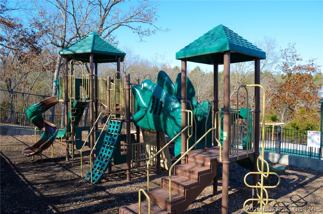 Four Seasons Racqt-Cntry Club - Residential
