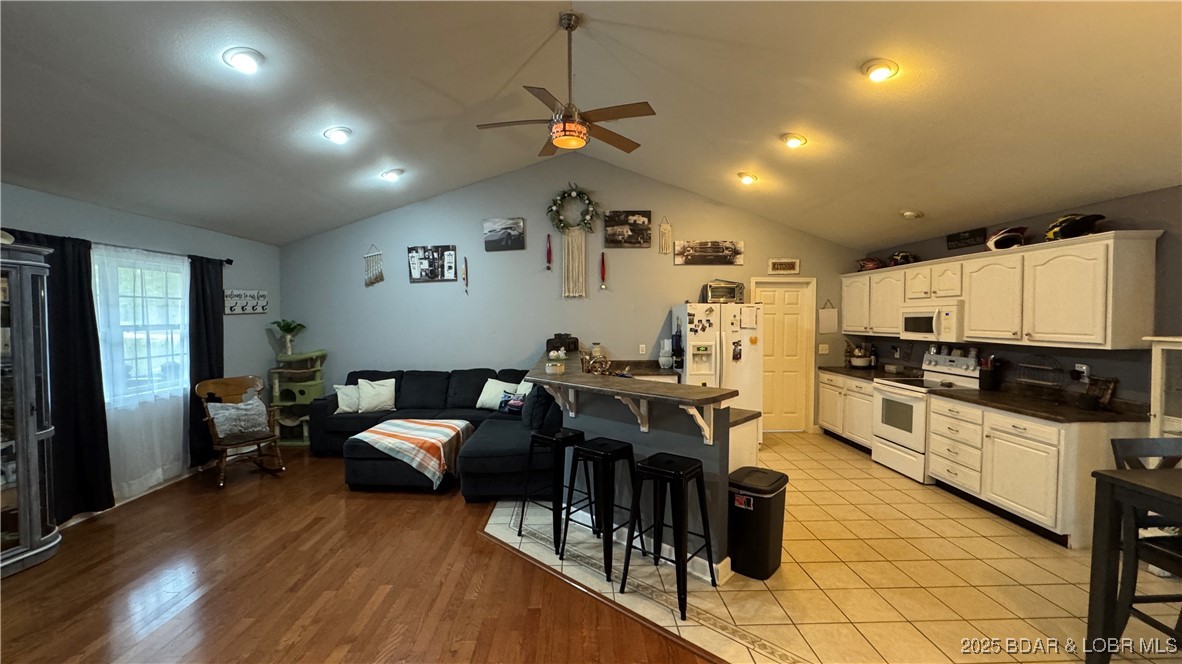 Stoney Oak Manor - Residential