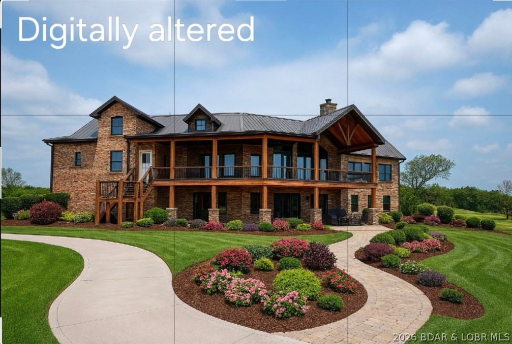 Main image without alt text