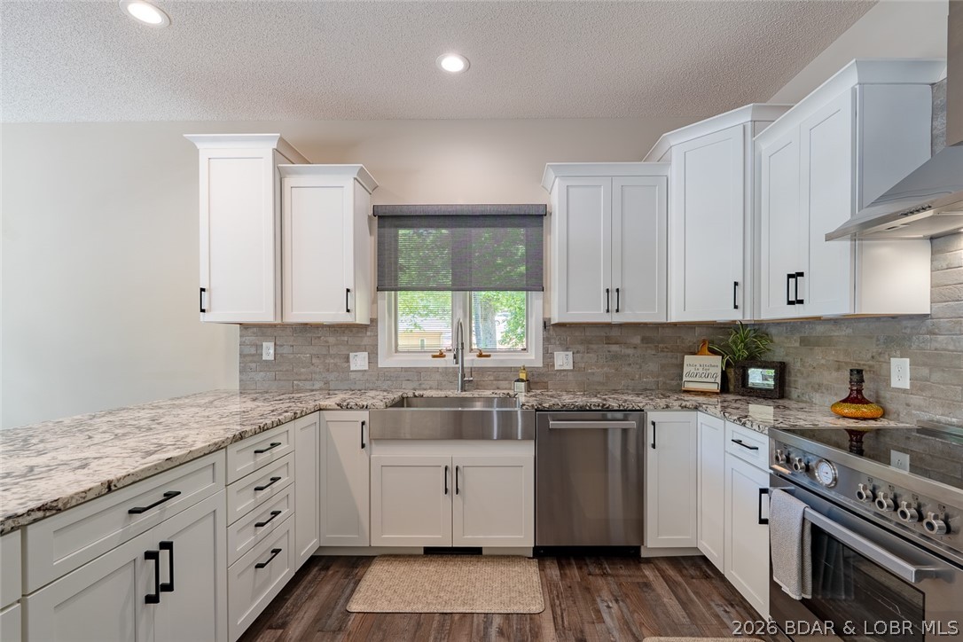 Imperial Point - Residential
