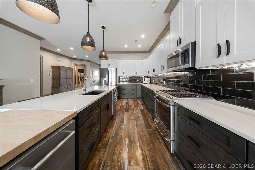 The Hamptons Condominium - Residential