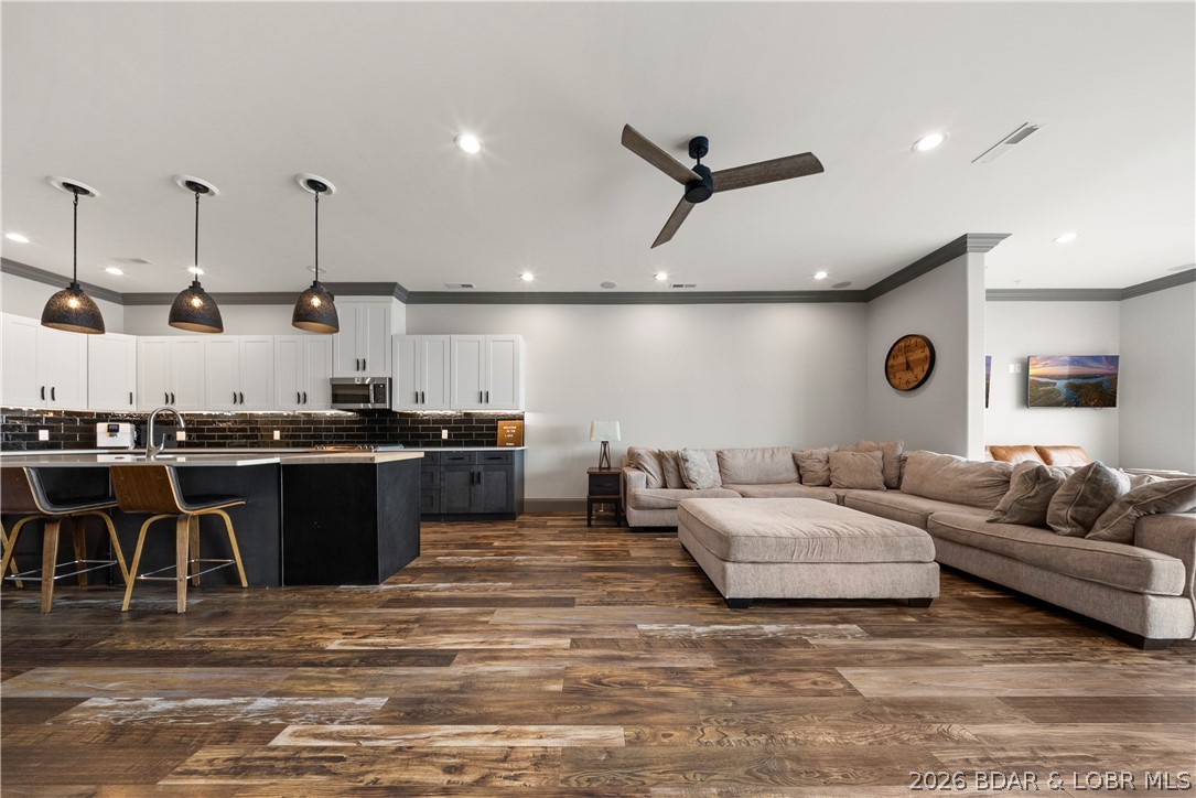 The Hamptons Condominium - Residential