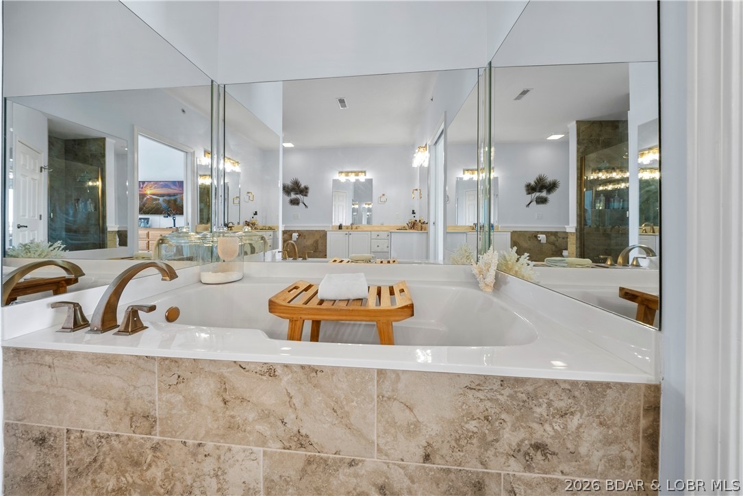 Palisades Condominium - Residential