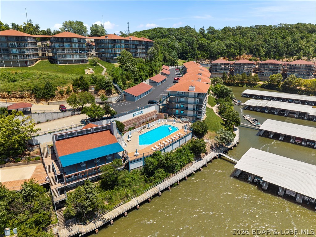 Palisades Condominium - Residential