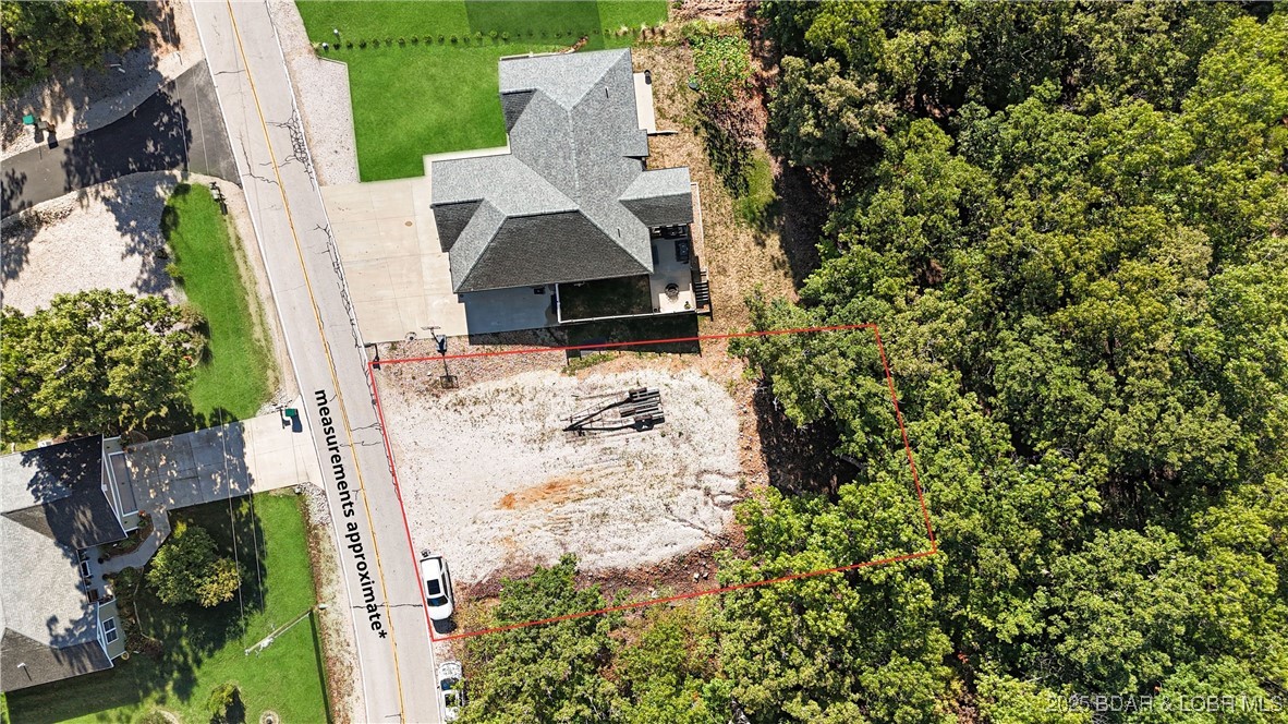 Rarely when a piece of land comes on the market that says, Prime Building Opportunity, is it true... Well in this case, It's True! This lot has been cleared, graded, utility access and blacktop straight to it. It's located down Horseshoe Bend, just off Duckhead rd. Located outside the Four Seasons area provides endless possibilities and ease in building. If you've been searching for a lot to build your dream home, investment property, this one is it. Call today to discuss the lot, the opportunities and to go take a peek.