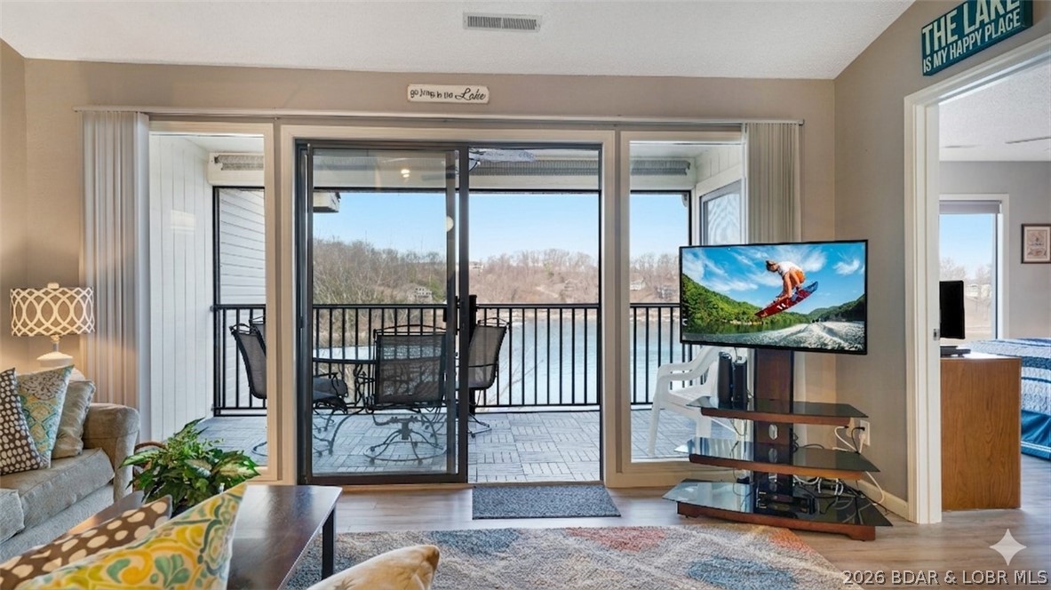 Jonathans Landing - Residential