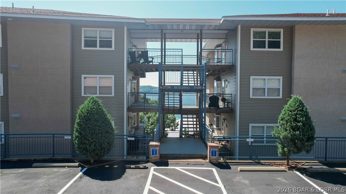 Palisades Condominium - Residential