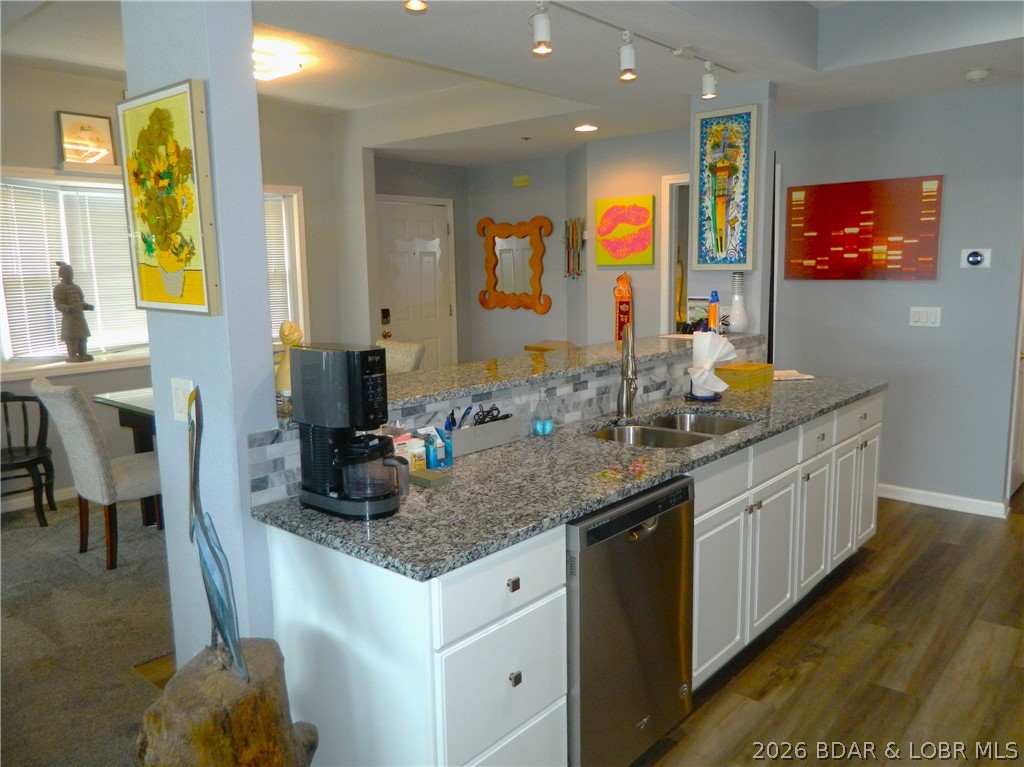Palisades Condominium - Residential