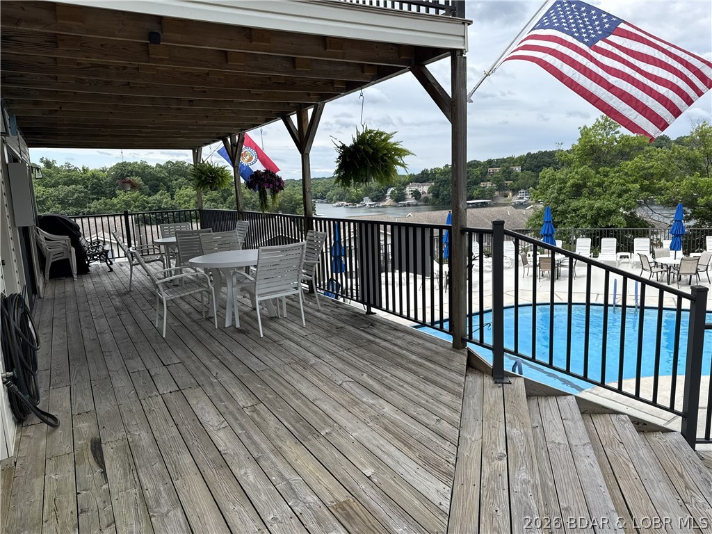 Jonathans Landing - Residential