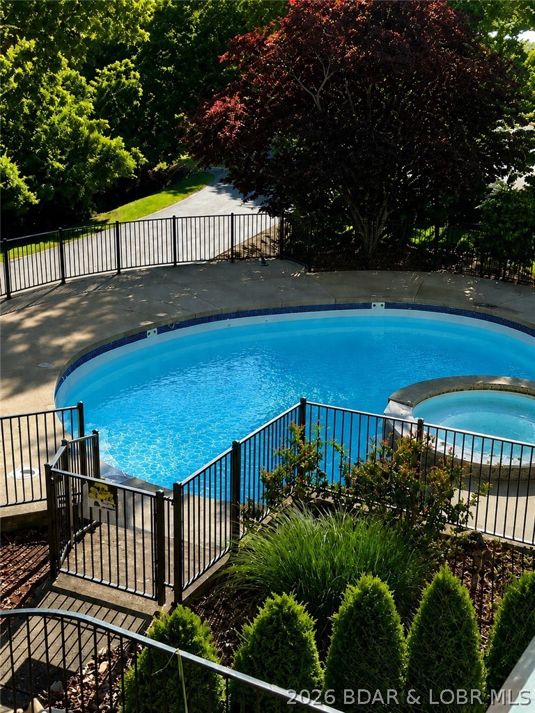 Four Seasons Racqt-Cntry Club - Residential