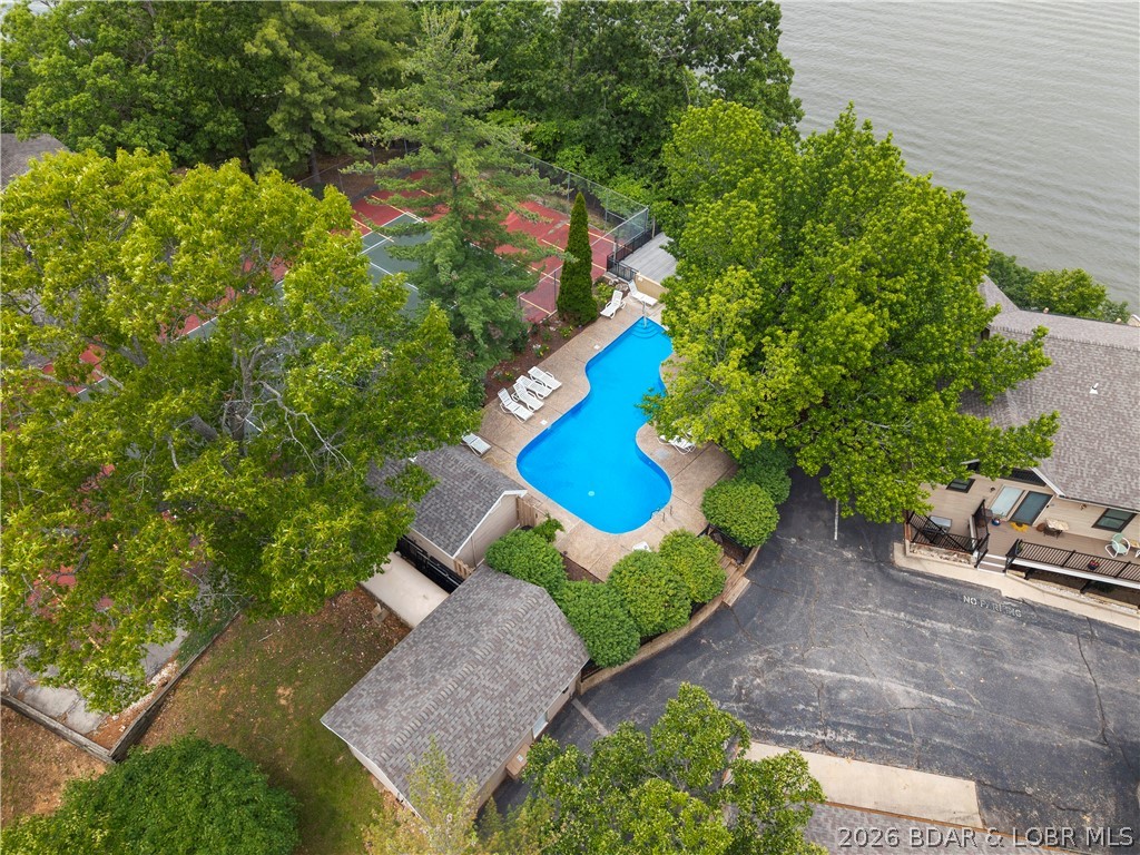 The Falls Condo - East Shore - Residential