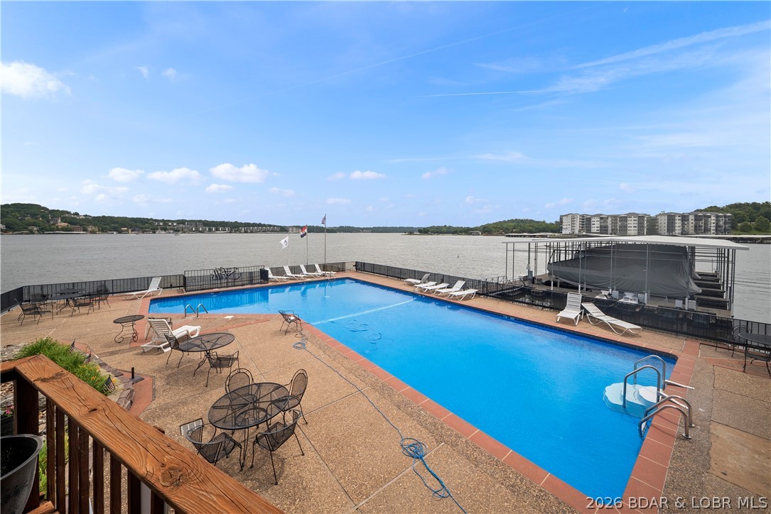 The Falls Condo - East Shore - Residential