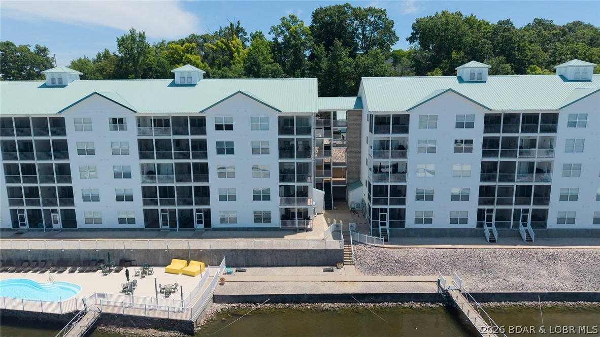 Newport Condominium - Residential