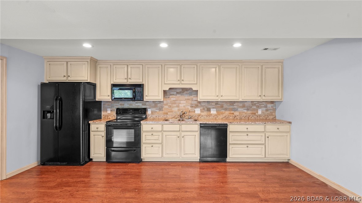 El Tampa Acres - Residential