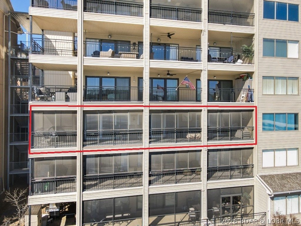 The Falls Condo - Residential