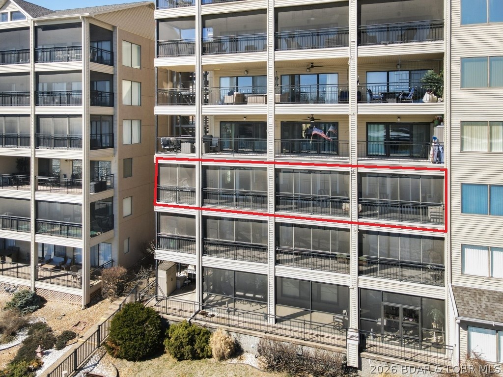 The Falls Condo - Residential