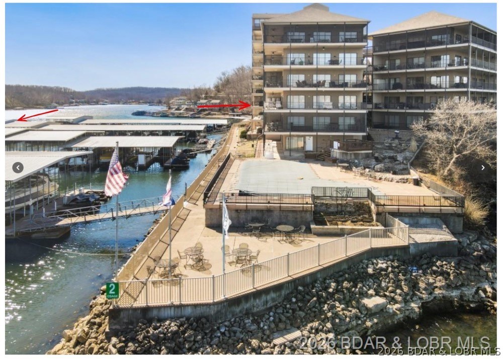 The Falls Condo - Residential