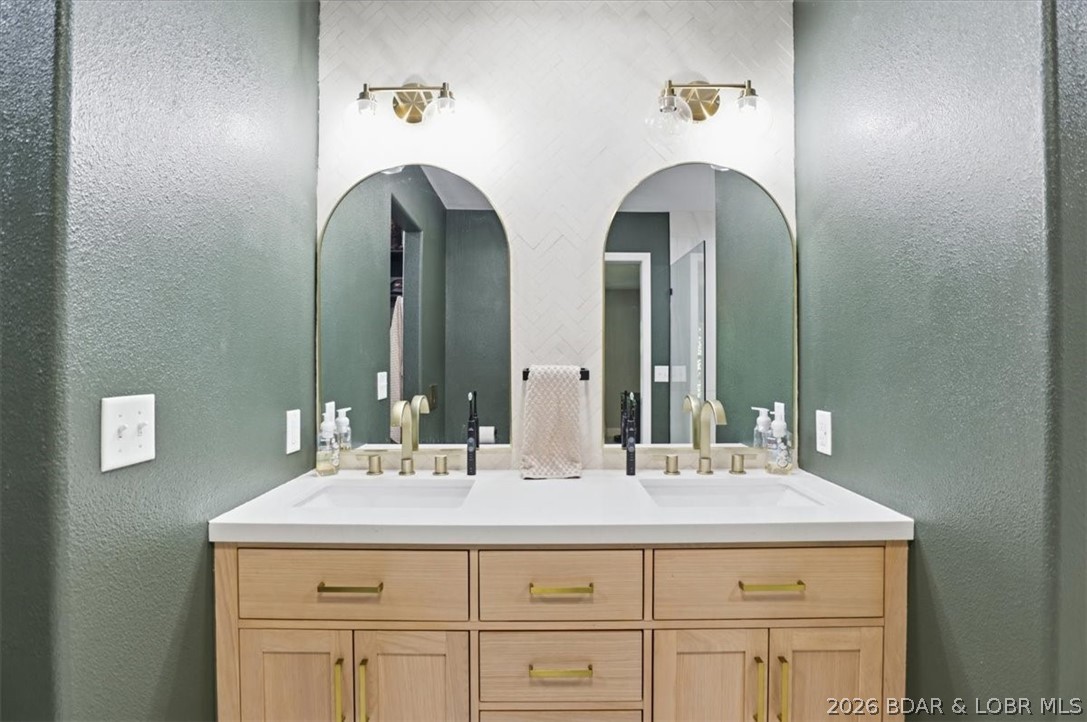 Four Seasons - Residential