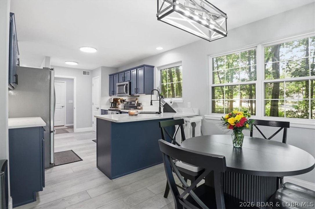 Four Seasons - Residential