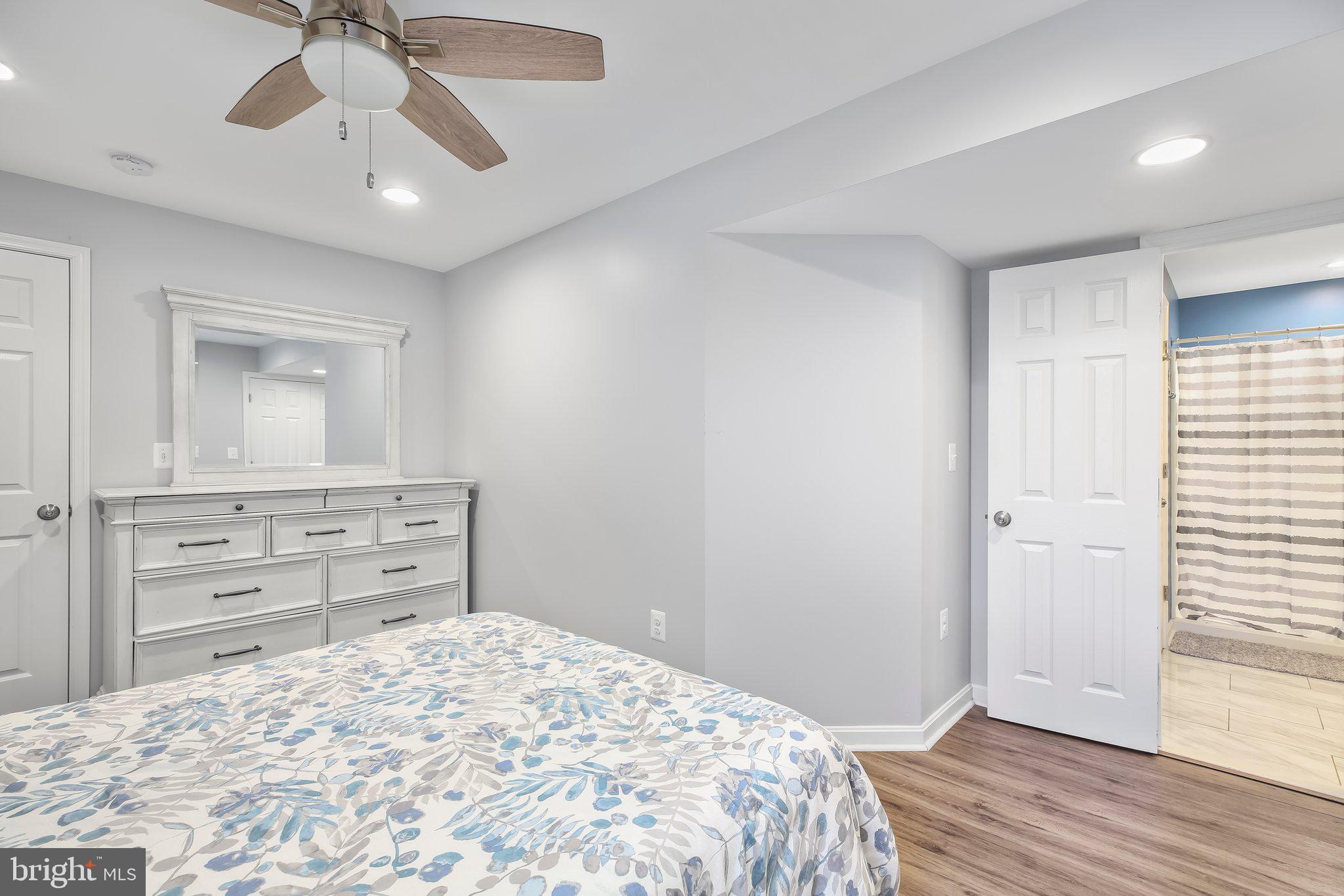 FOX POINT - Residential