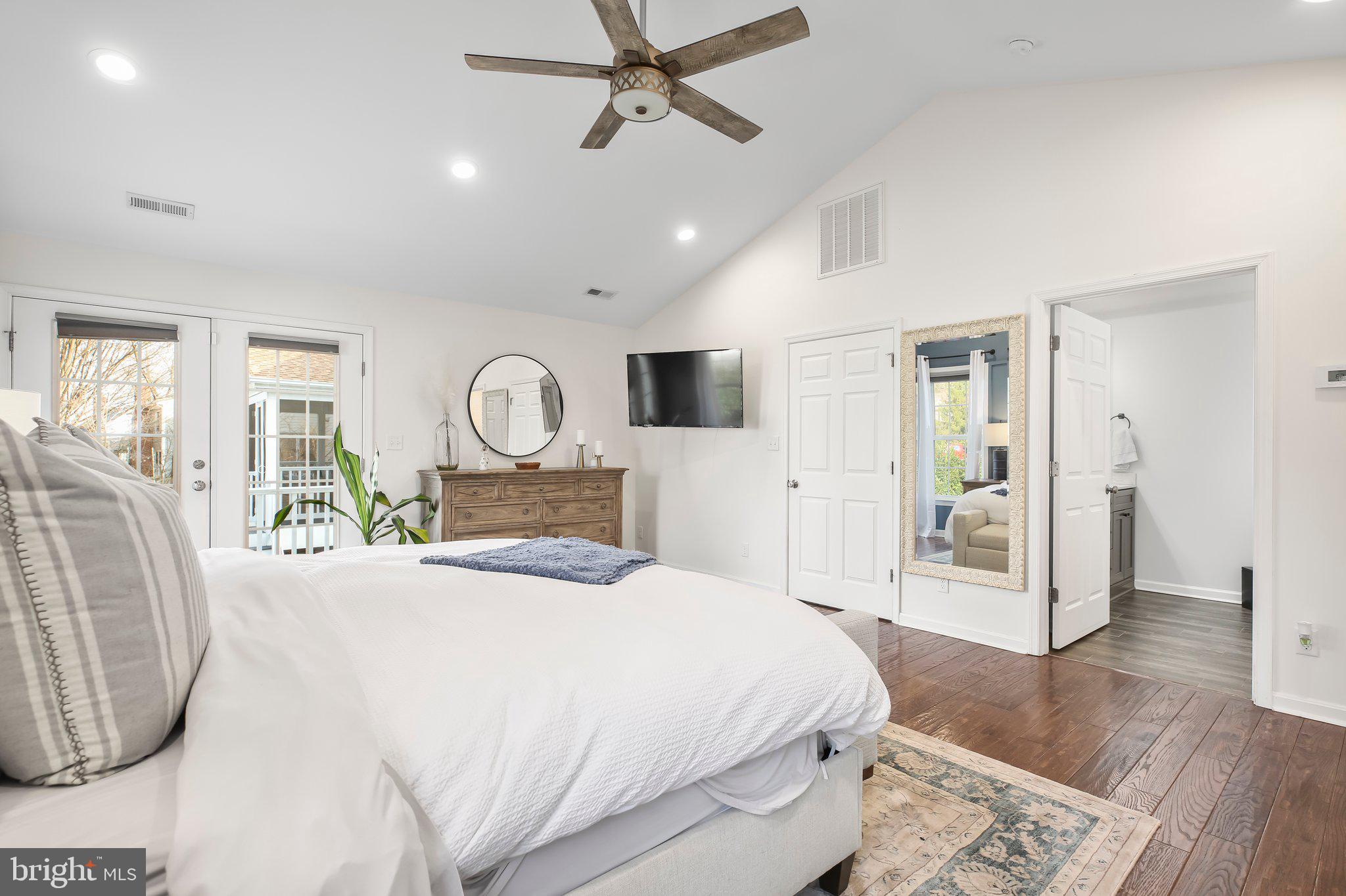 FOX POINT - Residential