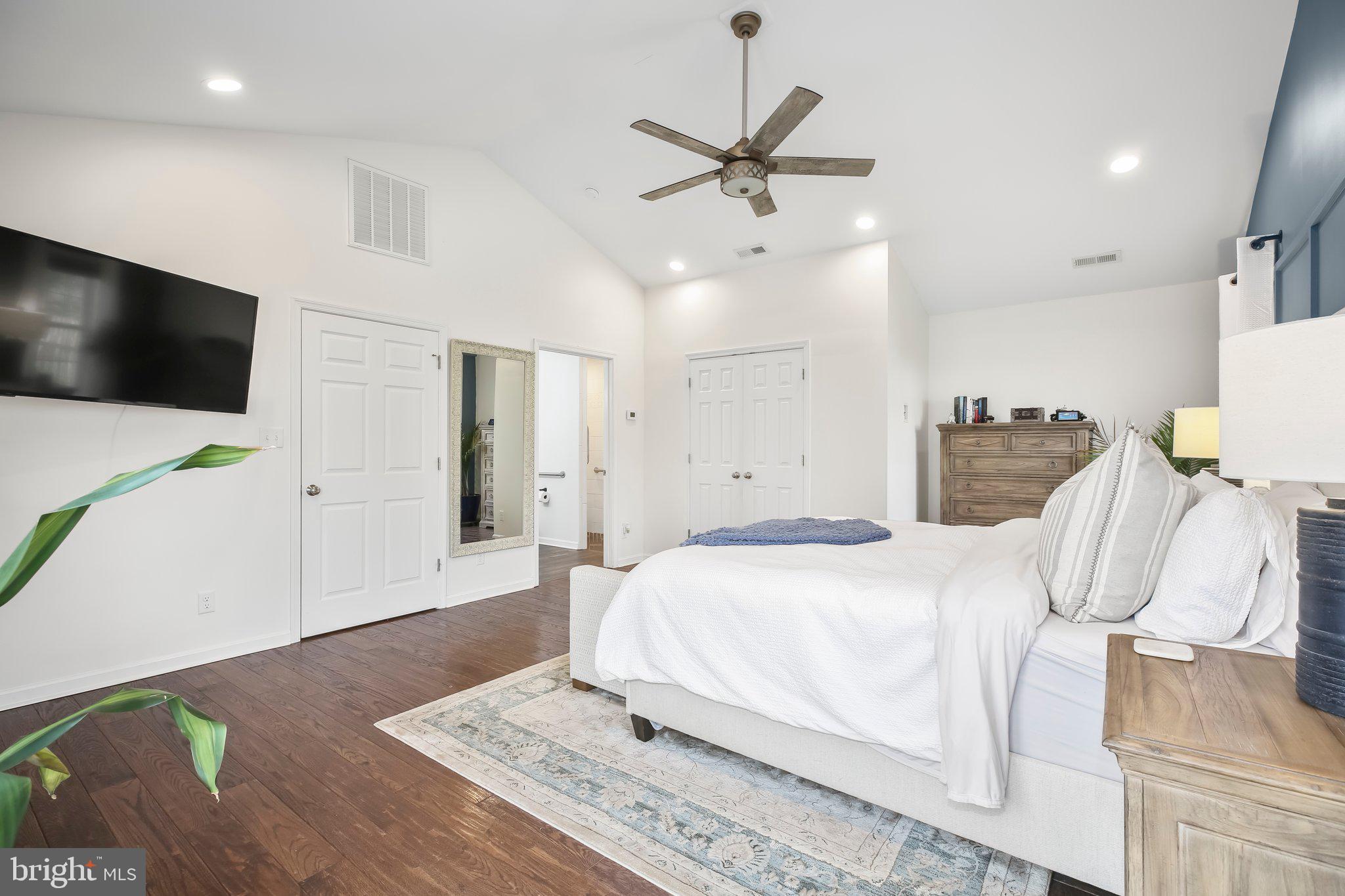 FOX POINT - Residential