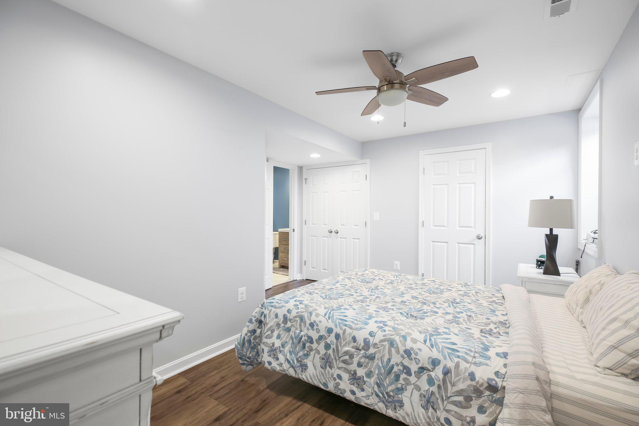 FOX POINT - Residential