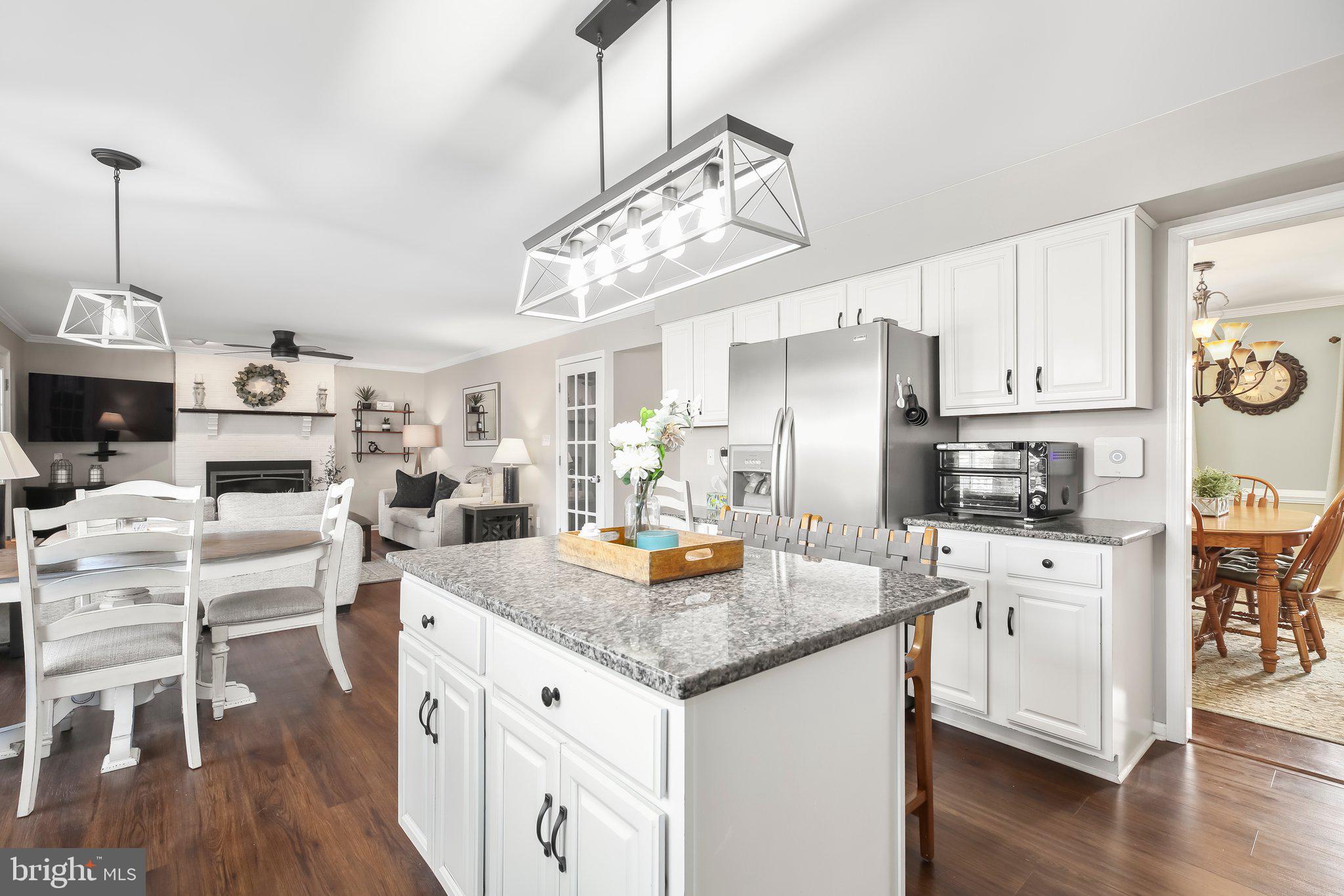 FOX POINT - Residential