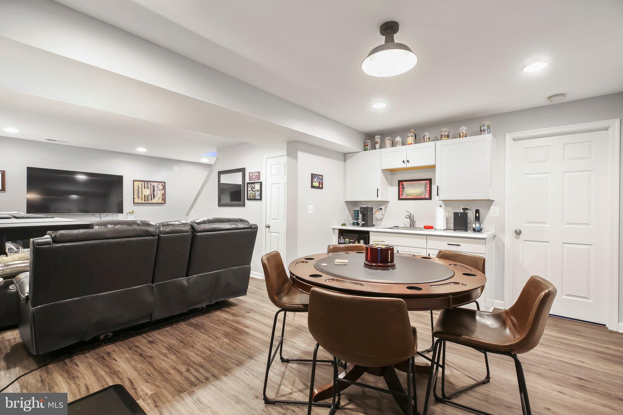 FOX POINT - Residential