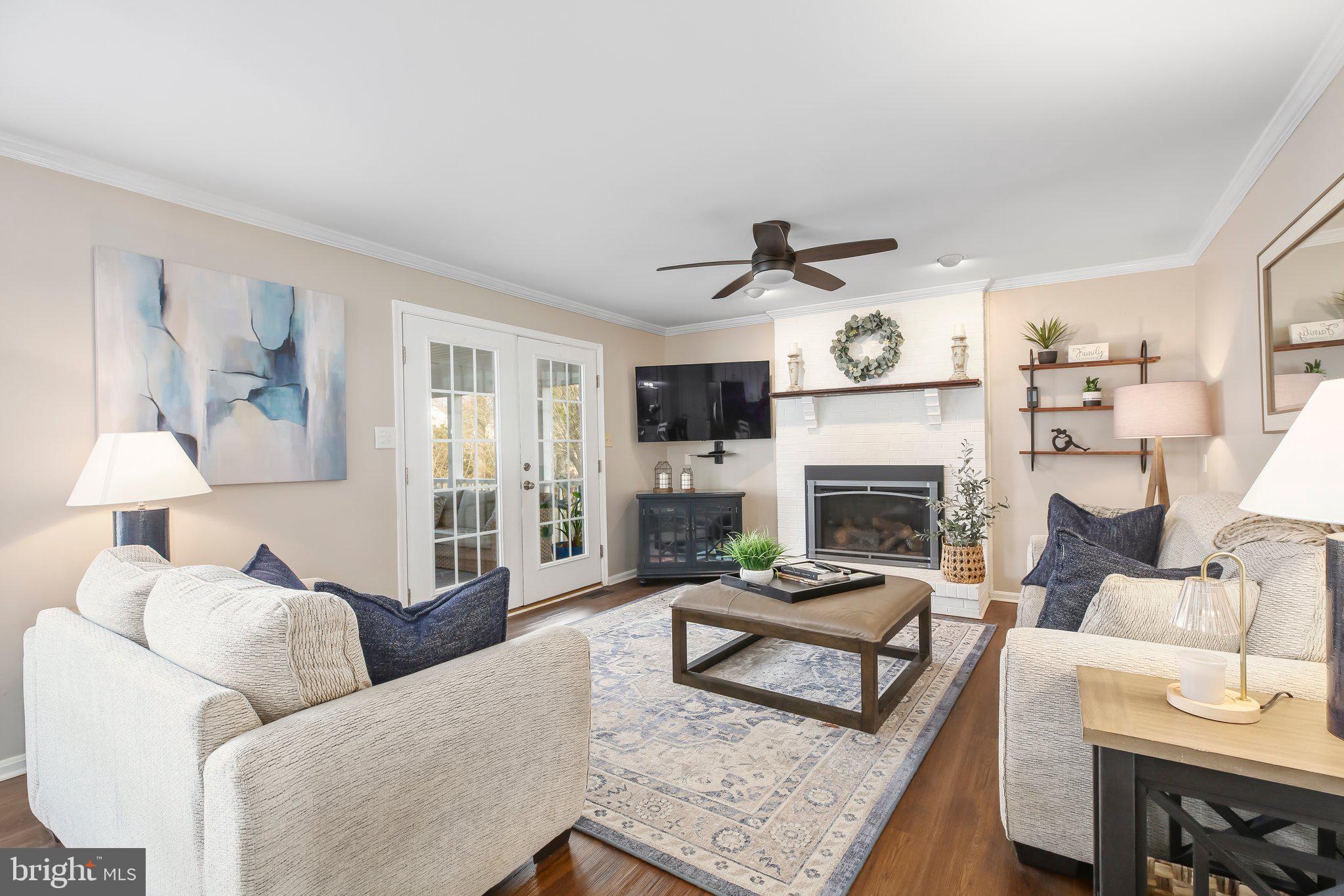 FOX POINT - Residential