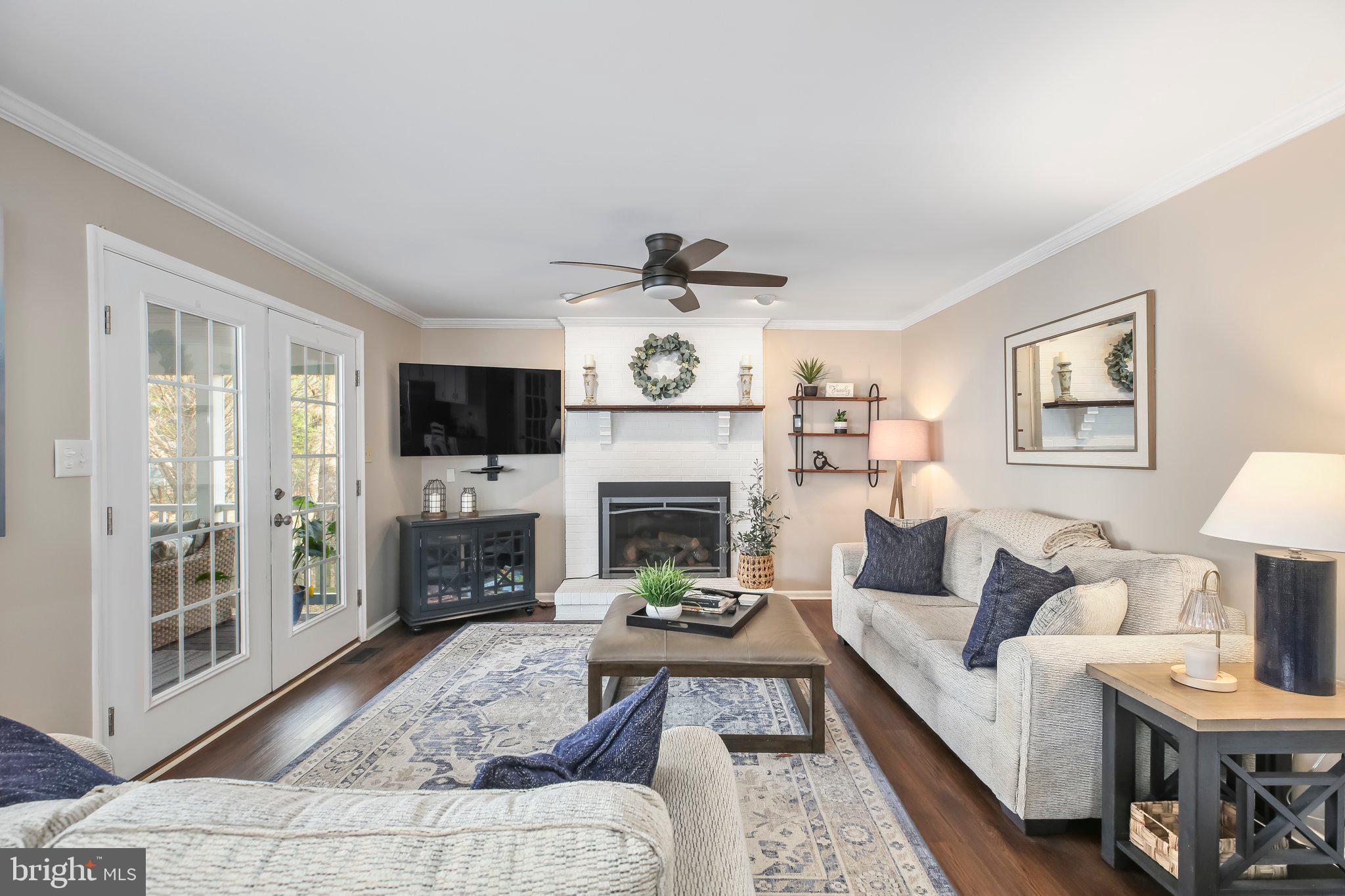 FOX POINT - Residential