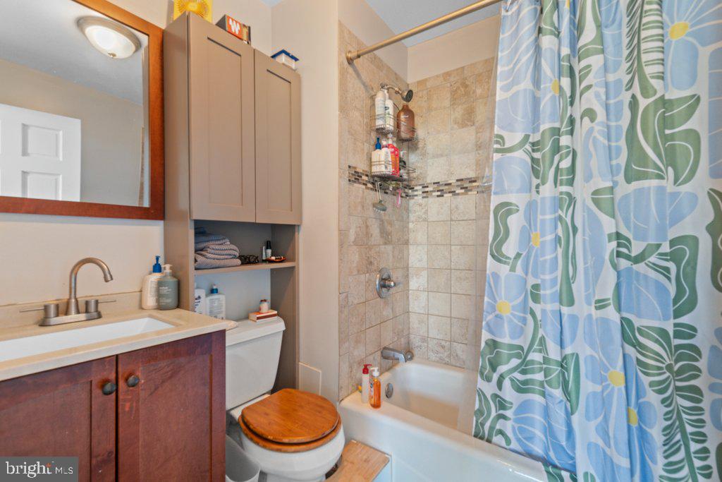 BOLTON HILL HISTORIC DISTRICT - Residential Income