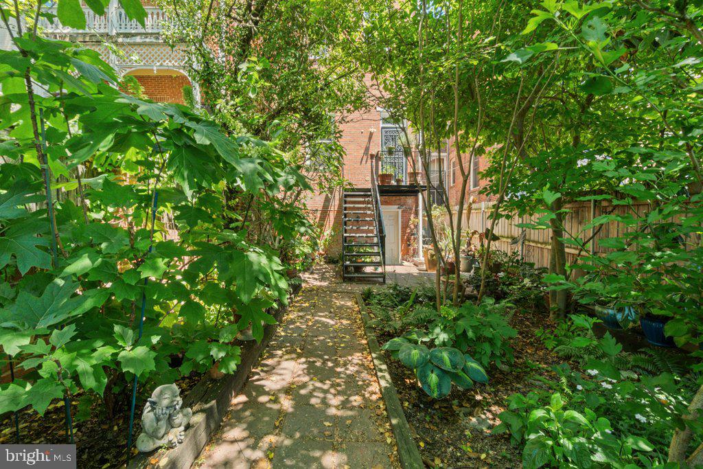 BOLTON HILL HISTORIC DISTRICT - Residential Income