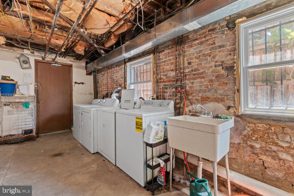 BOLTON HILL HISTORIC DISTRICT - Residential Income