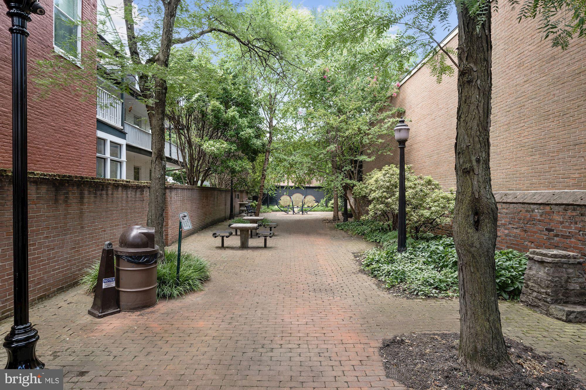 AMBER MEADOWS - Residential