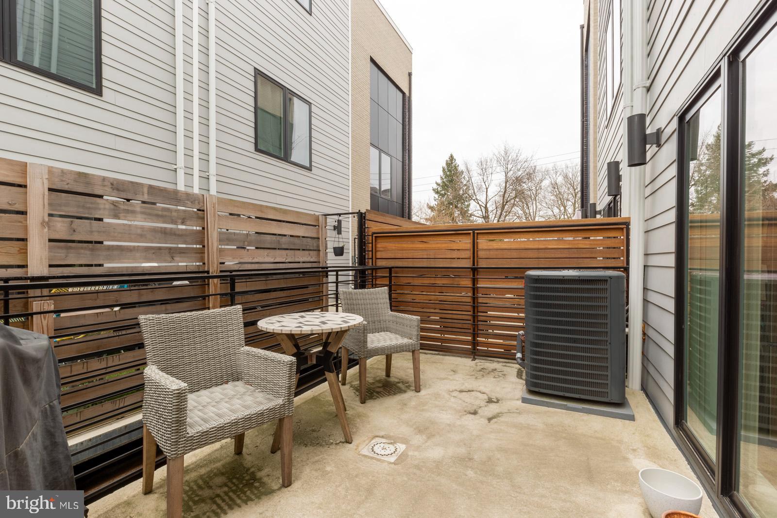 OLDE KENSINGTON - Residential Lease