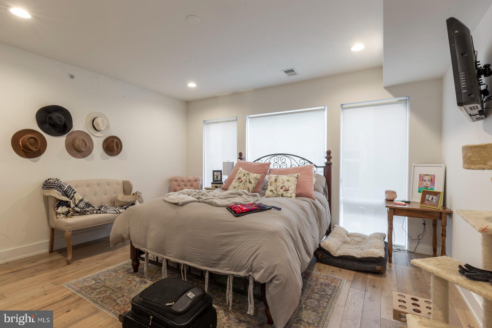 OLDE KENSINGTON - Residential Lease