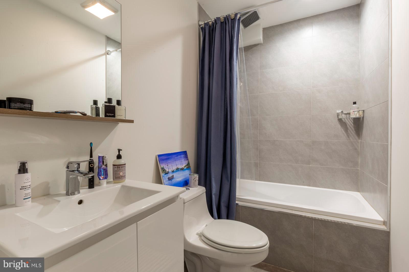 OLDE KENSINGTON - Residential Lease