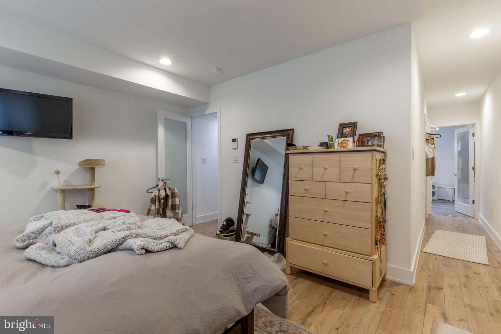 OLDE KENSINGTON - Residential Lease
