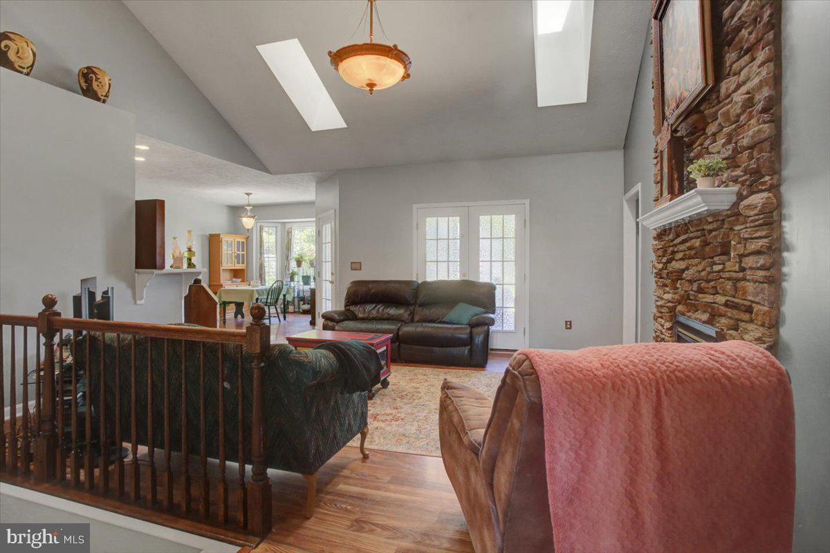 MELROSE MEADOWS - Residential