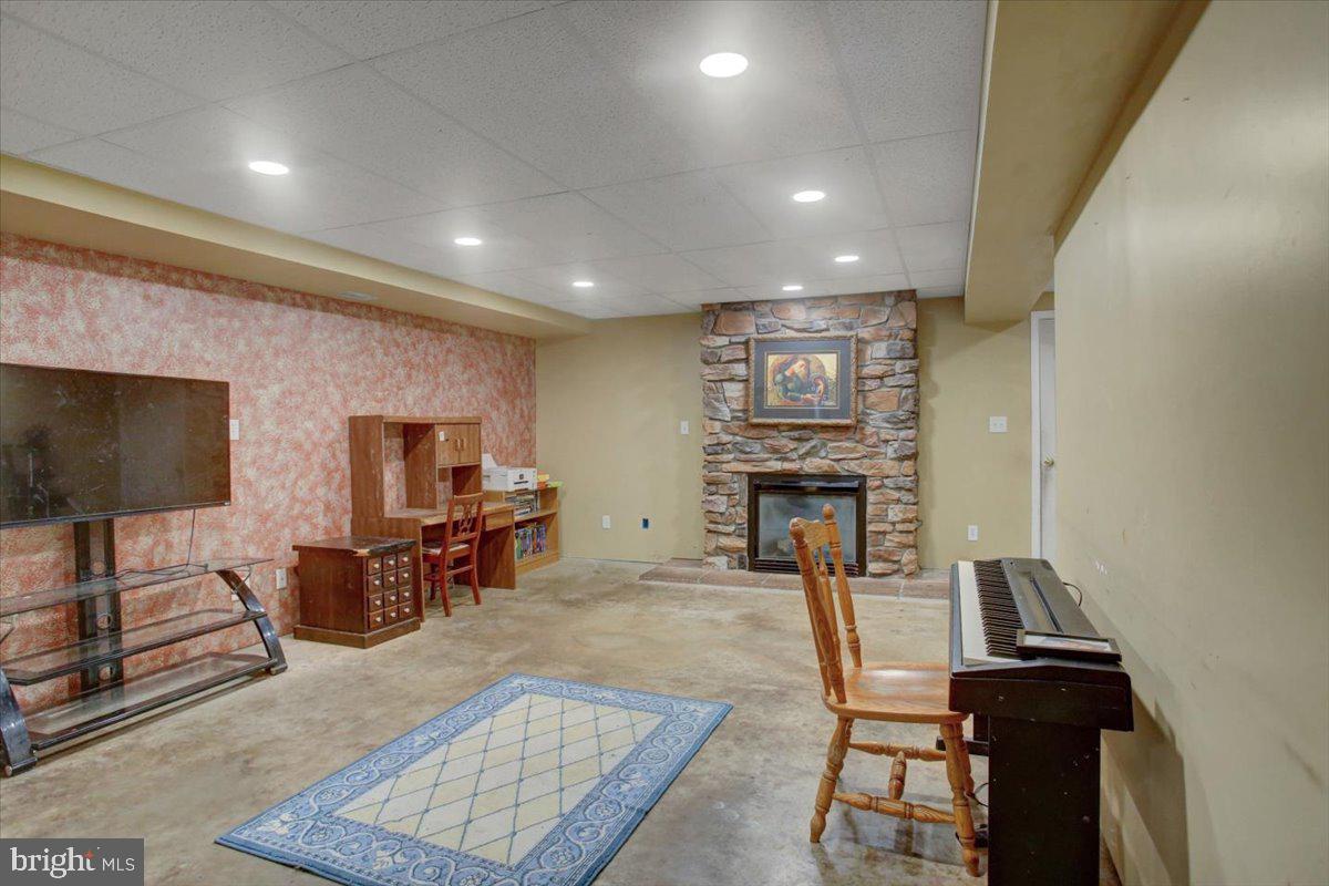 MELROSE MEADOWS - Residential