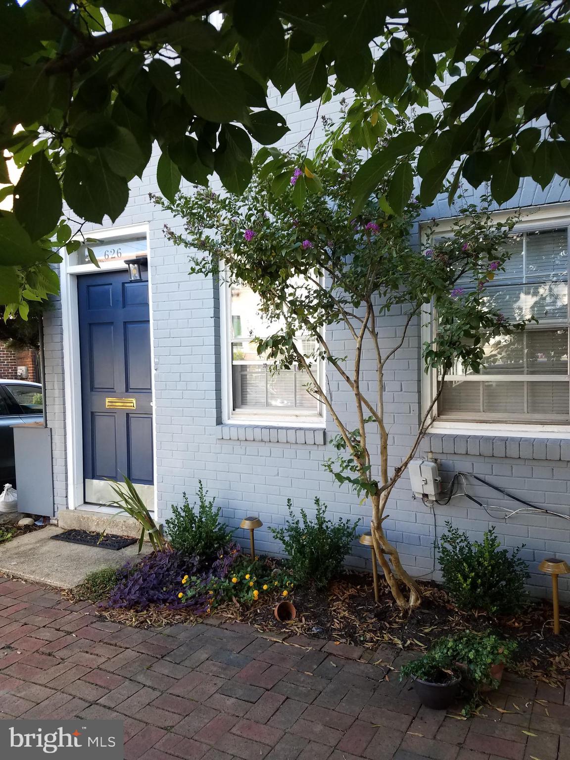 OLD TOWN - Residential Lease