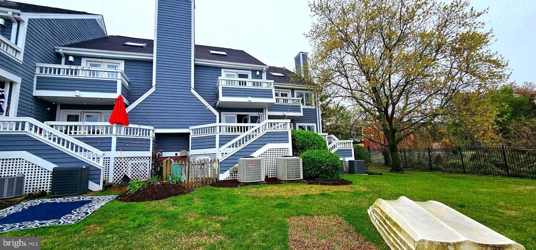 RIVER OAK - Residential