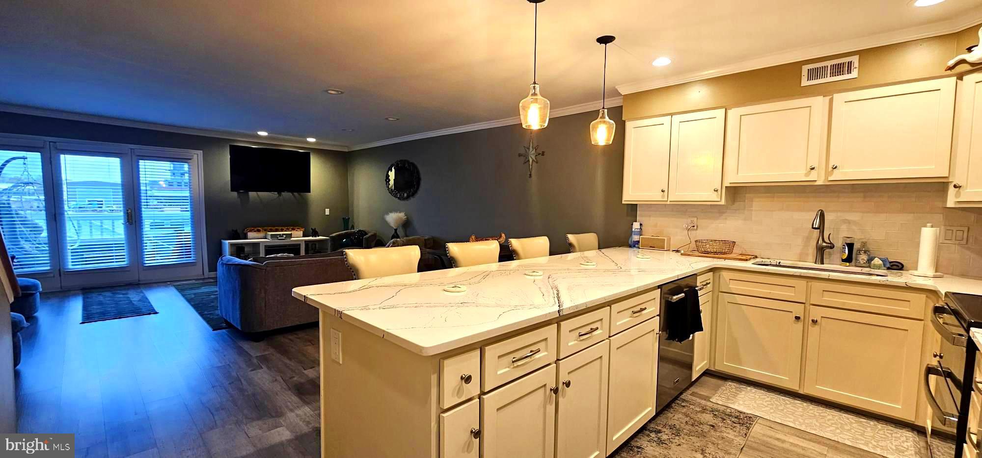 RIVER OAK - Residential