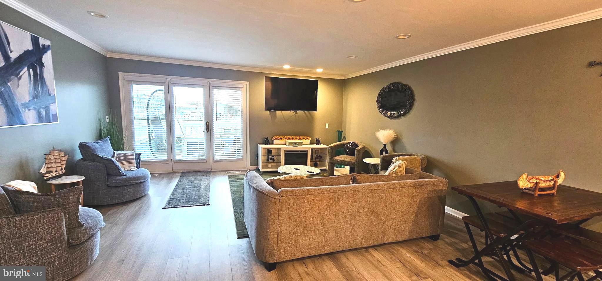 RIVER OAK - Residential