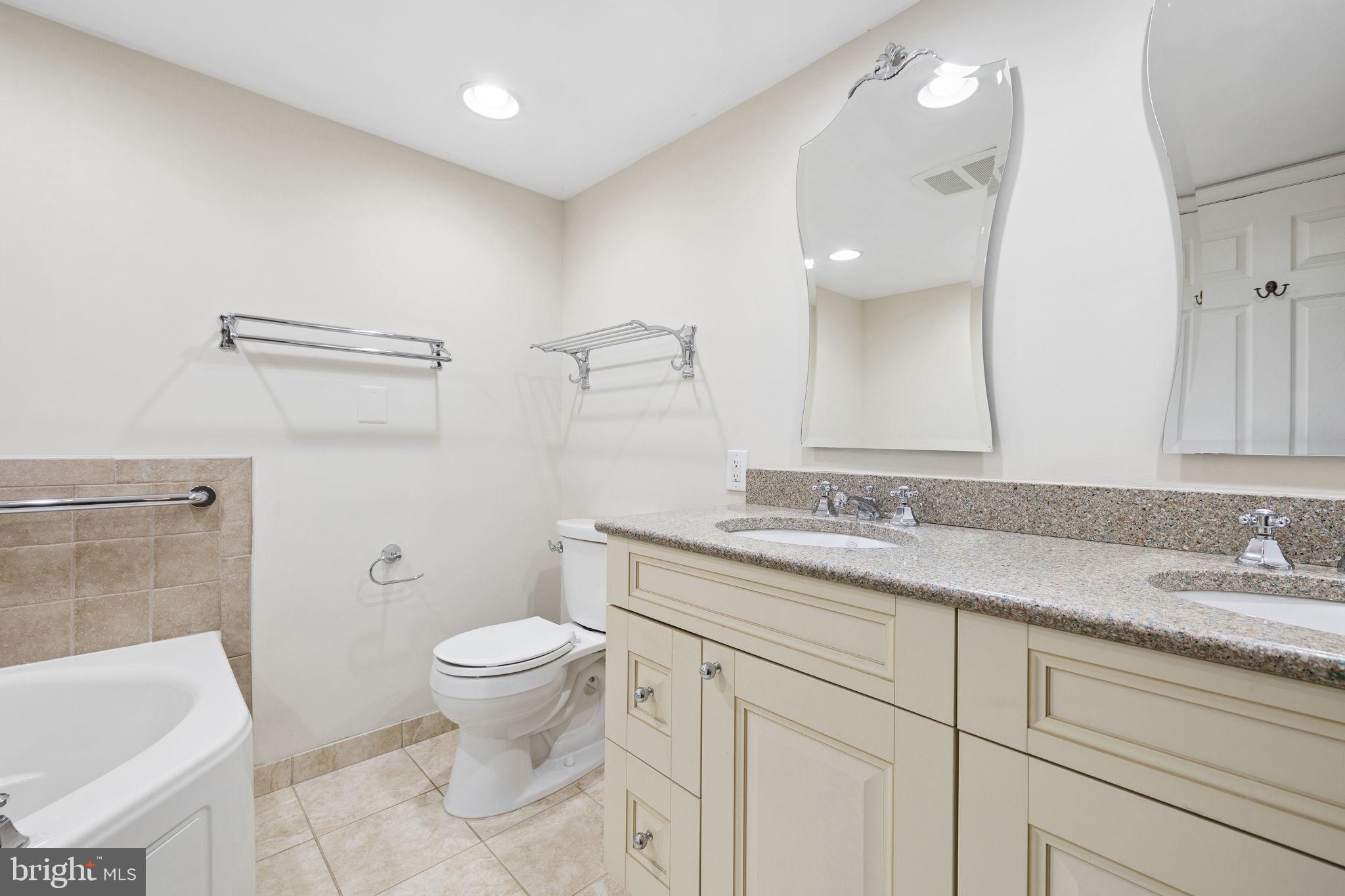 RIVERBEND LEISURE WORLD - Residential