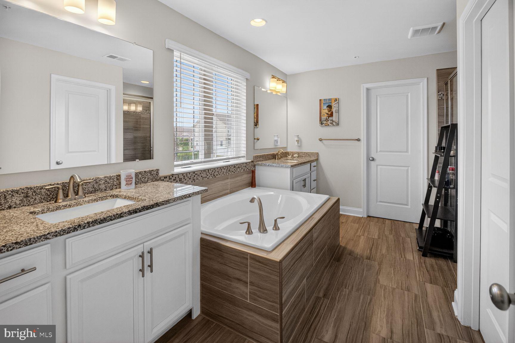 ST. CHARLES, GLENEAGLES SOUTH - Residential